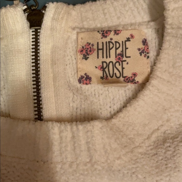 NWOT HIPPIE ROSE SWEATER ,medium, amazing condition , very dressy - Picture 2 of 3